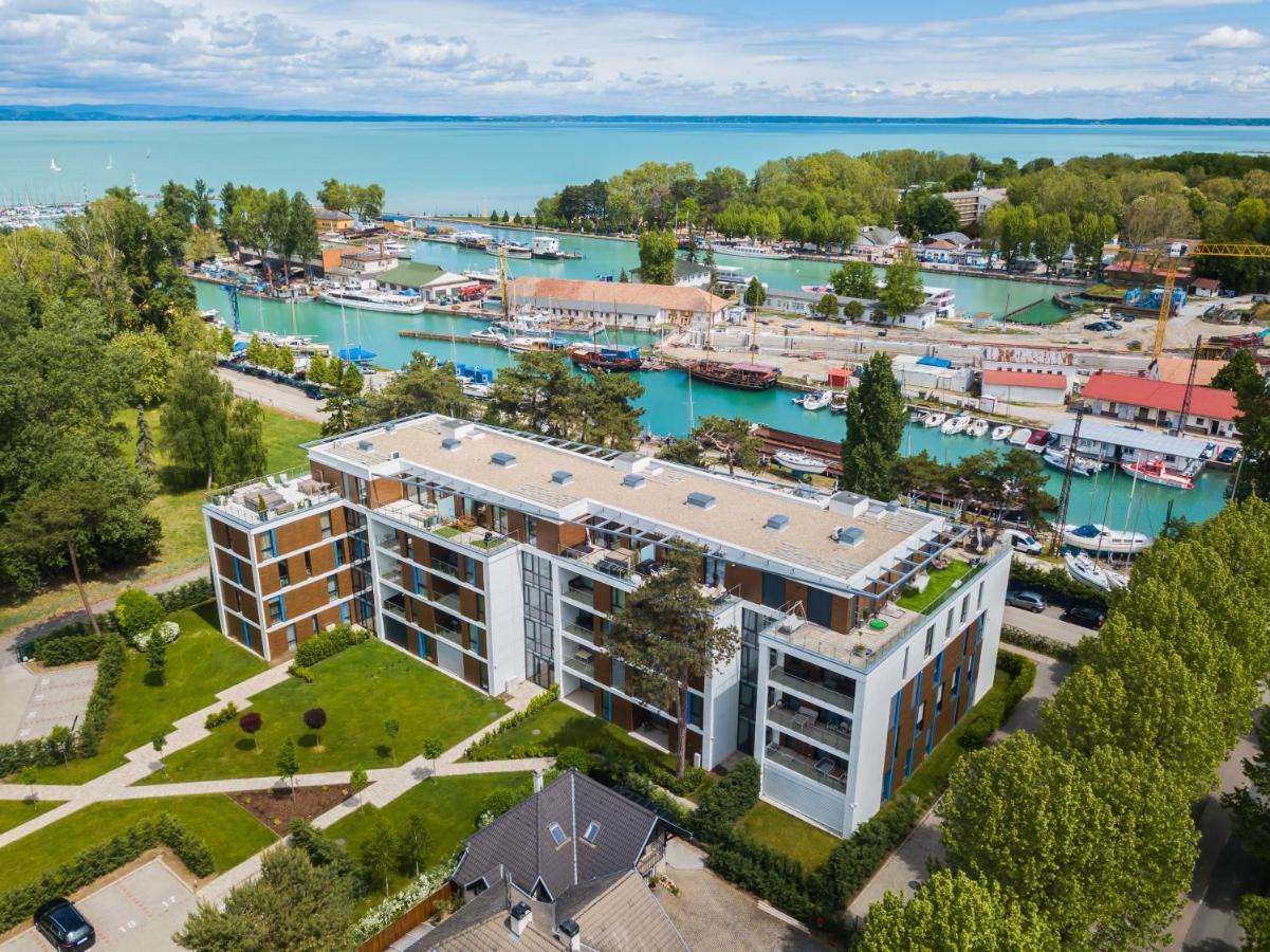 Mf Port Azur Wellness Apartments Siófok Exterior foto
